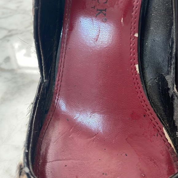 🔥5 for $15🔥 - White House Black Market unique “hair” material heels - Size 9 - Picture 3 of 16